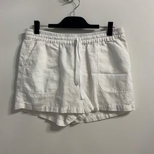 J.Crew / Point Sur white drawstring shorts. Size medium. Linen blend.
